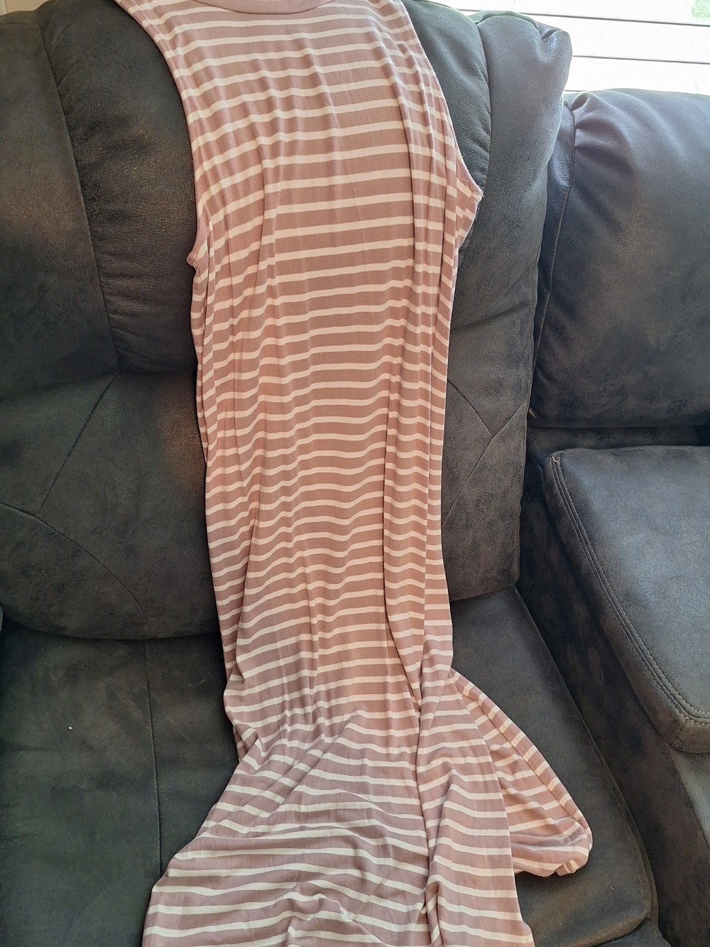 Women Sleeveless Striped One-Piece in Dusty Pink and White